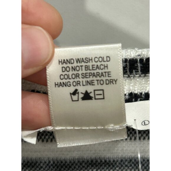 Urban Romantics Striped Long Sleeve Sweater Black White Sz Large Cozy Knitwear - Picture 7 of 9